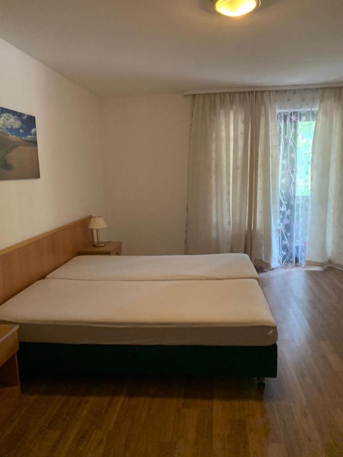 Grando Sukredo Hotel ハンブルク エクステリア 写真